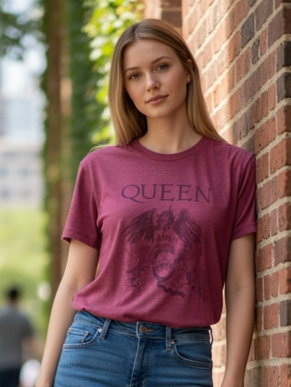“Queen” Tee